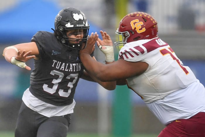 Tualatin.Central-Catholic.6A-football-final.Leon-Neuschwander.49